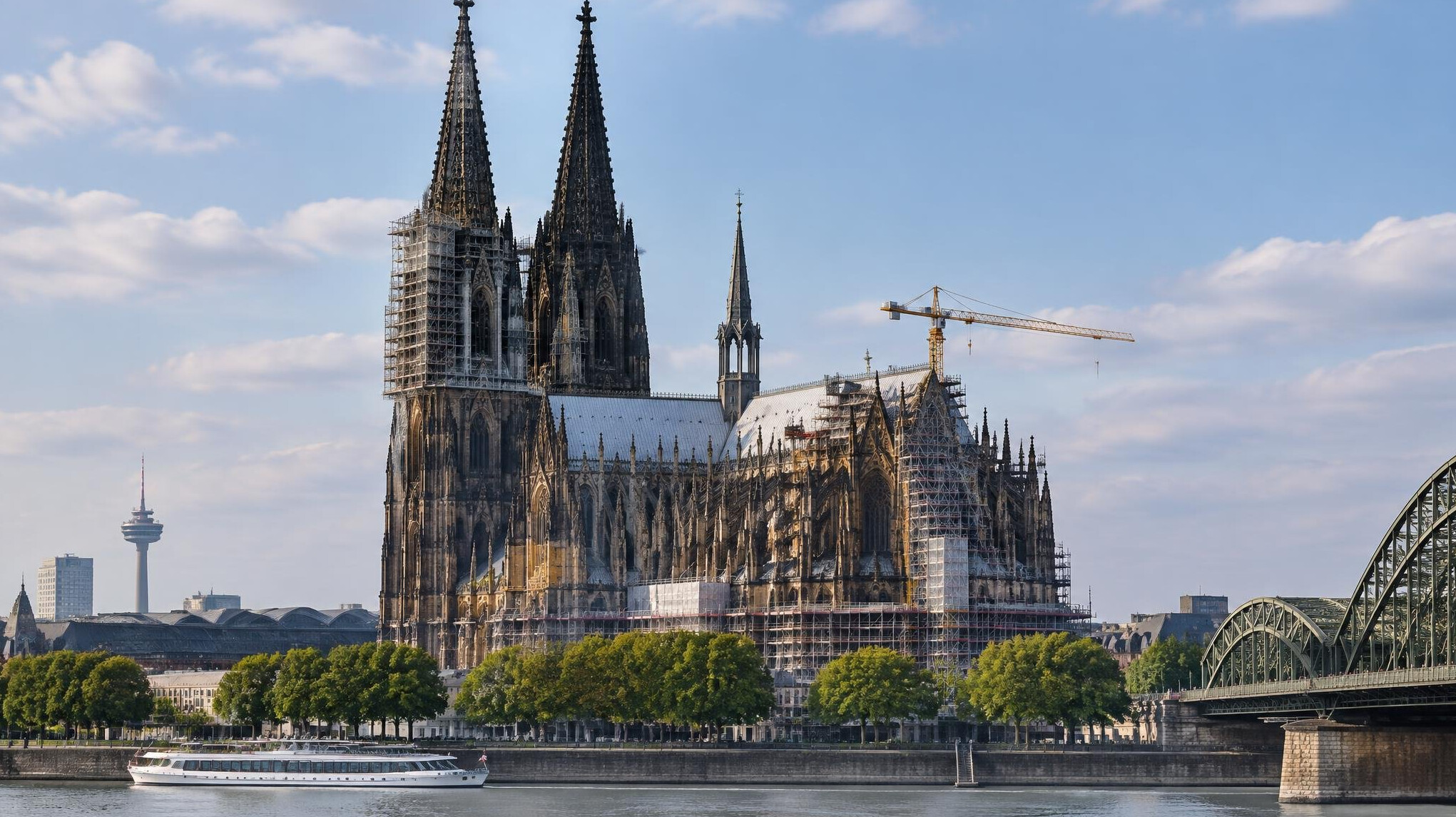 cologne cathedral during restoration